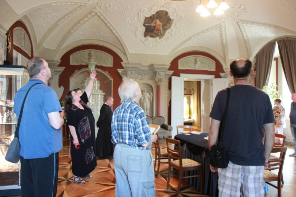 Vernis&aacute;ž "Na n&aacute;v&scaron;těvě u tepelsk&yacute;ch opatů"